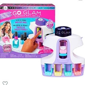 New in box - GO GLAM U-nique Metallic Nail Salon